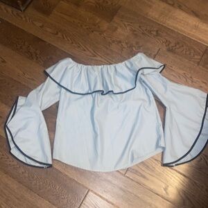 Off the shoulder bell sleeve women’s top